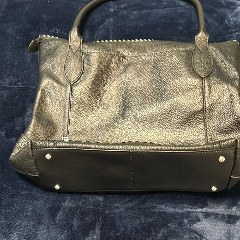 Lodis Black Pebble LeatherTote Bag with Soft Leather Material and Stylish Design - Picture 5 of 8